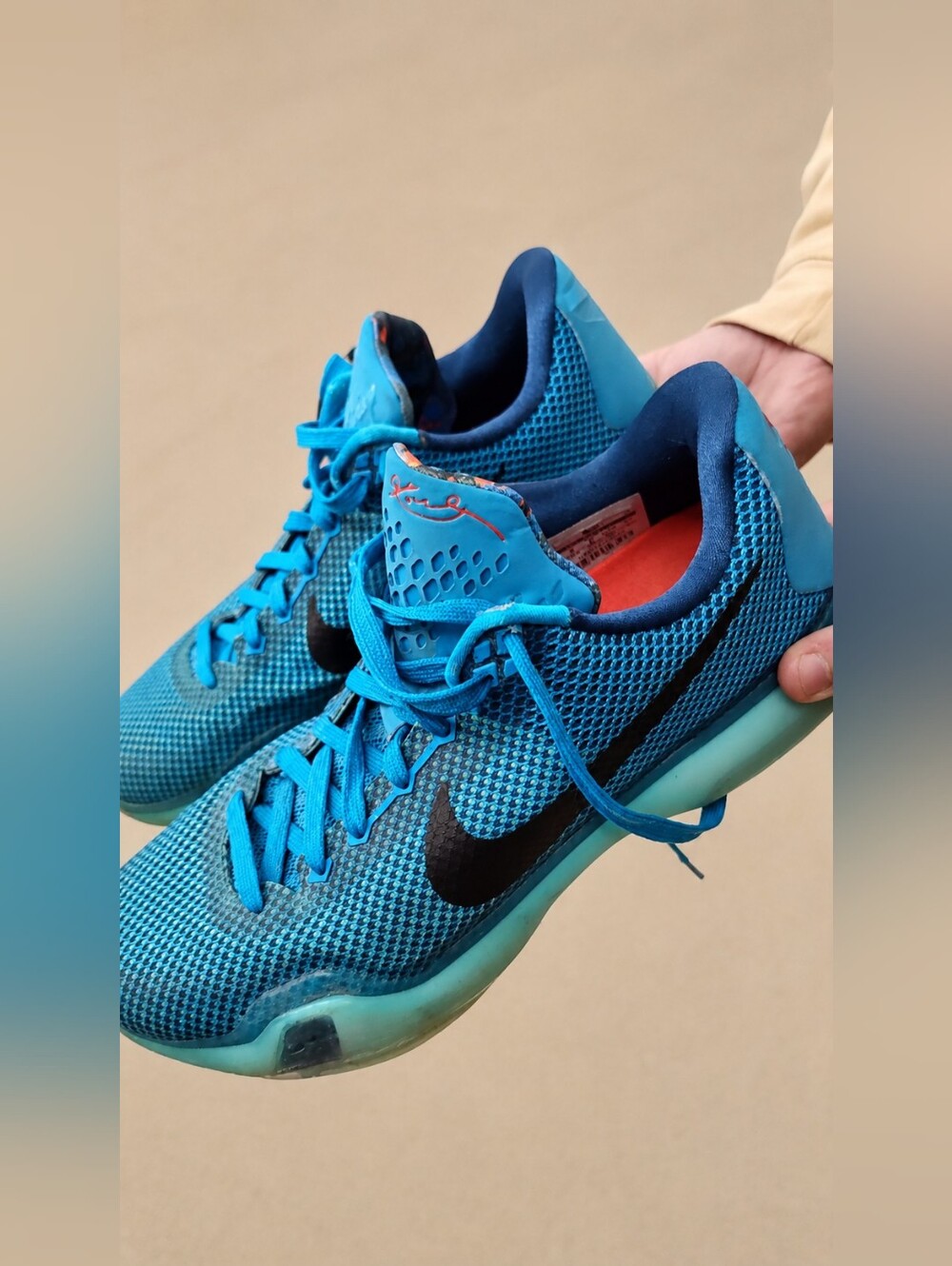 Nike MENS Teal/Blue Mesh Sneakers KOBE BRYANT 5AM FLIGHT. RARE. Black Swoosh 💙